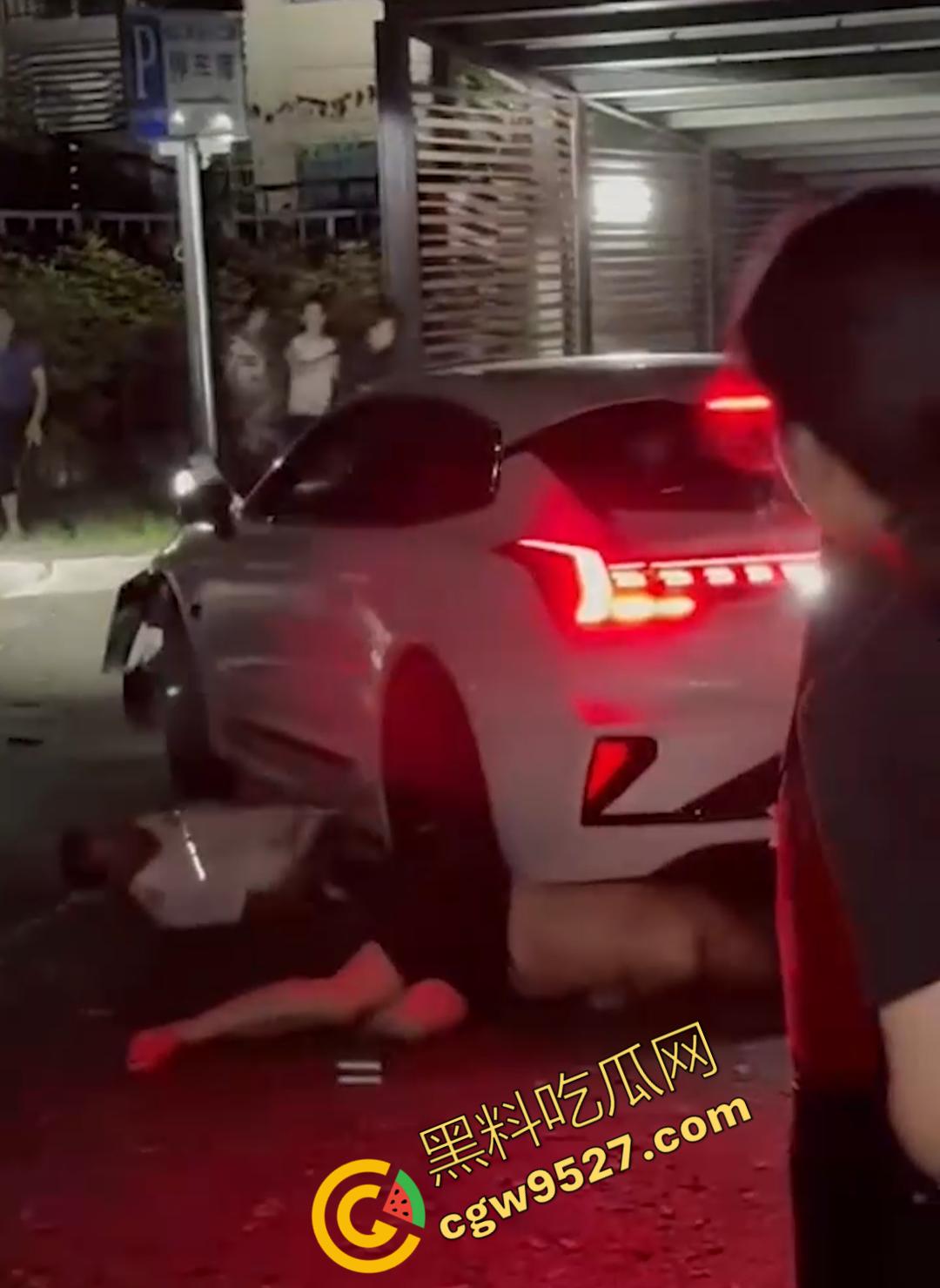 愤怒驾驶酿惨剧！重庆车主暴躁碾压群众，1死4伤！现场惨不忍睹，众怒难平！-8