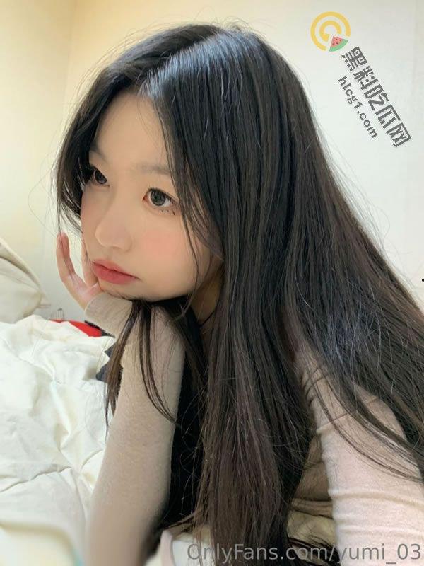 OnlyFans极品反差婊yumi_03大揭秘！高颜值美女全套展现口交、性爱、自慰全过程！-4