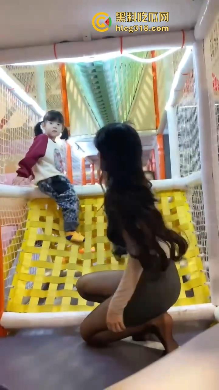 极品御姐也成为了我的胯下之物，身材丰满巨乳诱人，化身无情打桩机，把少妇操得淫水直流！-2