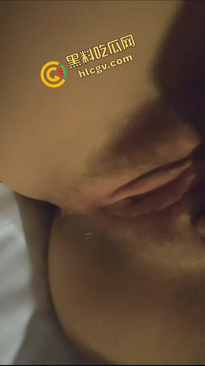 平江县职业技术学校 职高反差骚货『苑诗雨』发骚裸拍嫩乳 与男友做爱视频泄密 独家曝光流出！-9