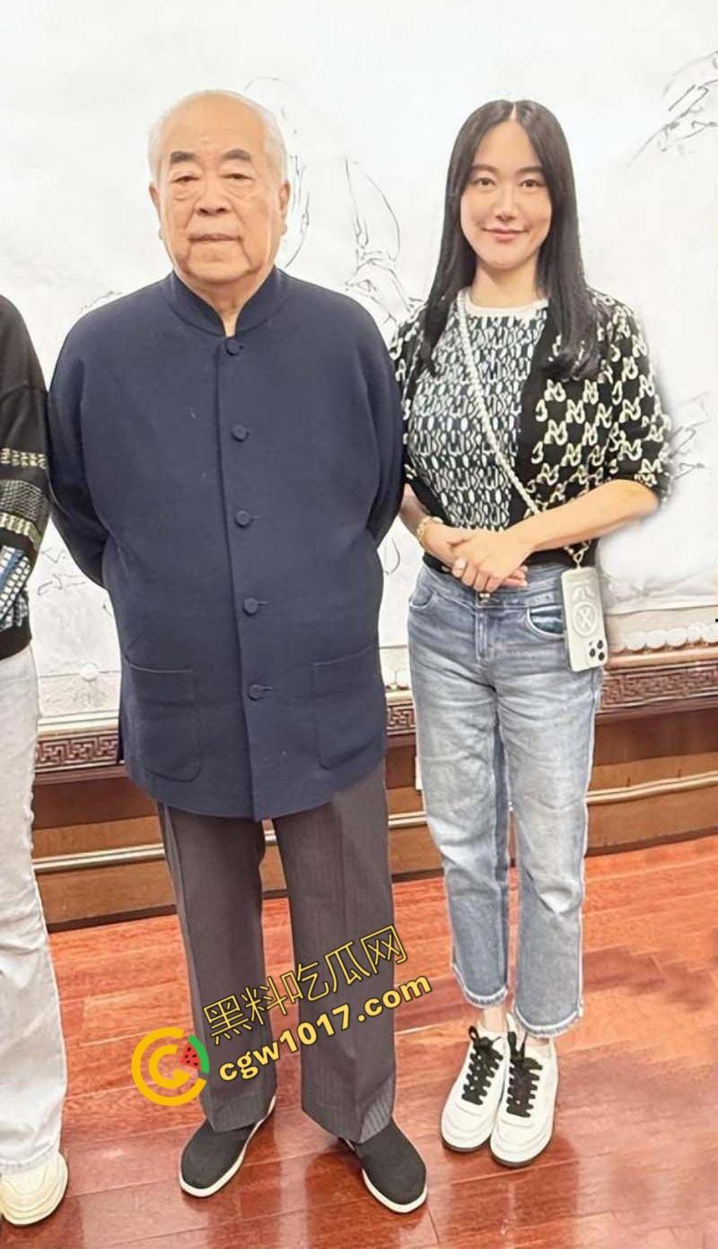 87岁书法大师【范曾】惊爆婚内出轨丑闻：最强心机婊【徐萌】一夜洗劫数十亿财产，黑历史被扒出轨视频全网疯传！-6