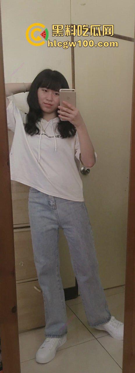 杭州商贸旅游学院【吴文琪】自拍骚照自慰视频流出，自称淫奴金主大佬远程调教。-4