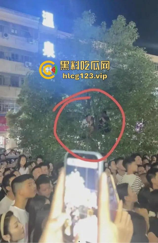 河南夏邑原配抓小三【双双】，丈母娘亲自上阵调解，女婿出轨场面一片混乱，小三真容曝光后抖音销号！-17