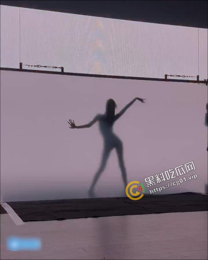 Lisa疯马秀首日现场反馈 脱的只剩内衣和丁字裤 为了取悦富豪疯狂卖弄风骚-1